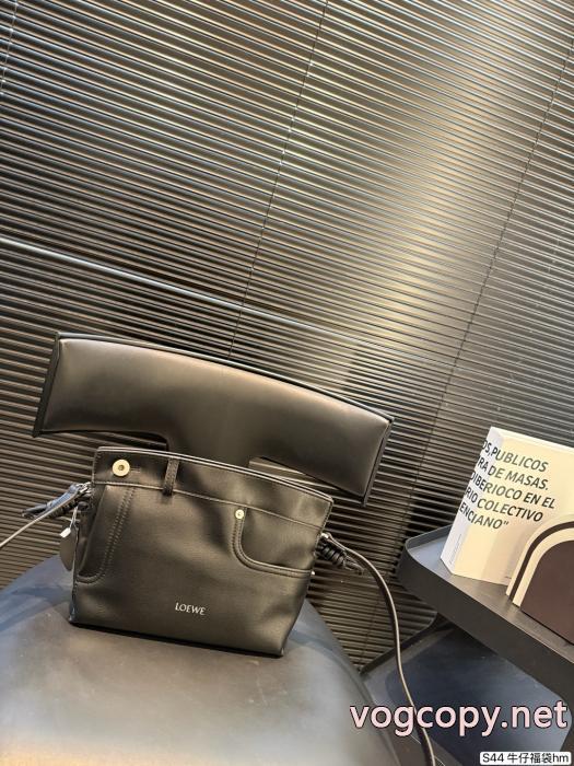LOEWEスーパー コピー ブランド最新話題沸騰中 個性的なデザ 定番の魅力バッグ_0_1