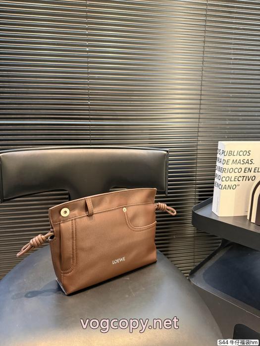 LOEWEスーパー コピー ブランド最新話題沸騰中 個性的なデザ 定番の魅力バッグ_0_4