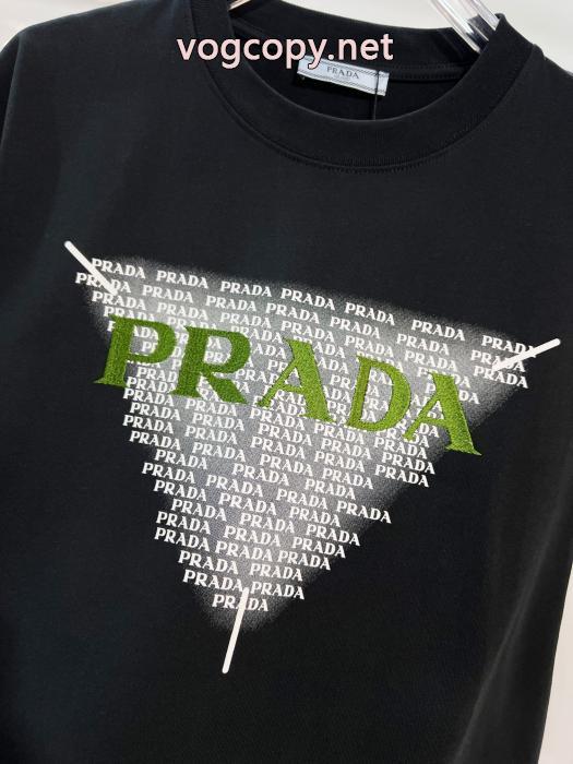 ブランド コピー 着払い耐久性のある 大人の上質感 季節をまたい新作アイテムt恤PRADA._0_4