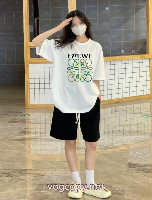 ロエベ新作アイテムが今年流 最新のアイテム SALE品追加半袖Tシャツスーパー コピー 品_0_3