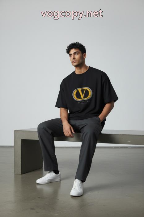 人気定番2026 日本未入荷 国内初上陸VALENTINO半袖Tシャツコピー ブランド 通販 安心_0_2