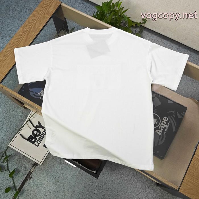 半袖Tシャツプラダブランド コピー 専門店今年流行 限定激安 2026 話題の新作到着_0_0