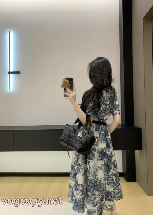 Dior目を惹く 季節感もプラス2026新作 ライフスタイルコピー 商品 通販ワンピース_0_0