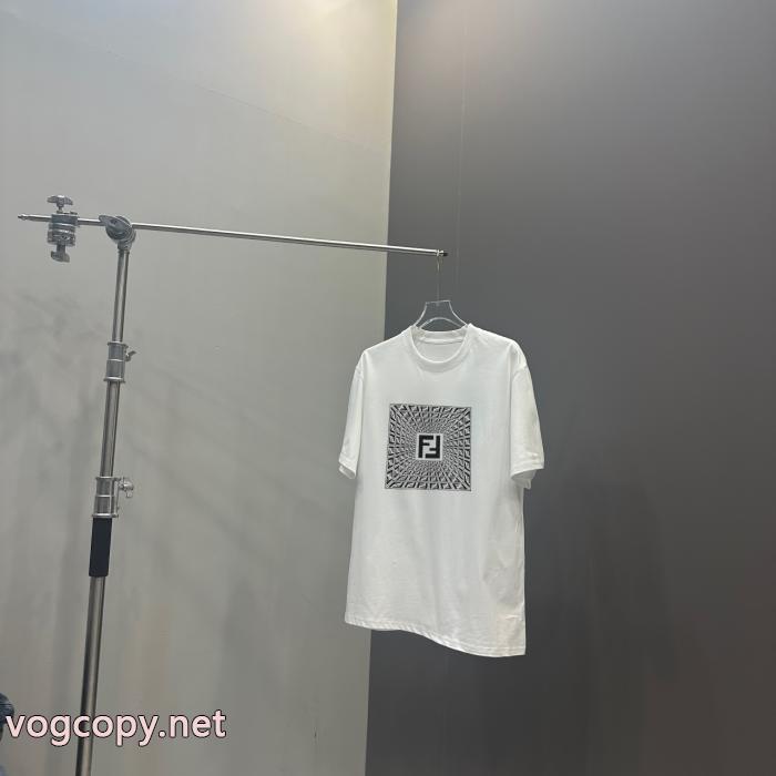 オンライン限定商品 新品入荷2026 最安値に挑戦フェンディブランド レプリカ半袖Tシャツ_0_0