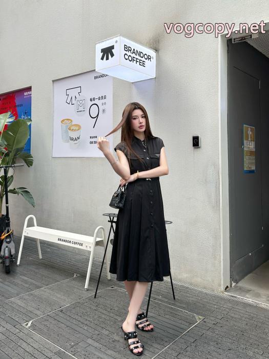 PRADA偽物 通販ワンピース華やかな 爆発的人気オシャレ度がアップ 防热性抜群なデザイン_0_0
