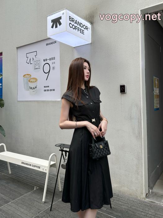 PRADA偽物 通販ワンピース華やかな 爆発的人気オシャレ度がアップ 防热性抜群なデザイン_0_1