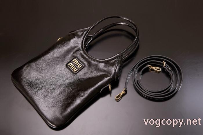 バッグ超人気デザイン 人気商品登場 魅力をプラスMIUMIUブランド レプリカ.._0_4
