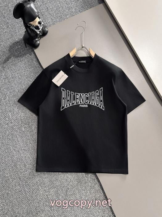BALENCIAGAクリスマス人気商品 新着品 新作限定華やかキュート半袖Tシャツ 2026スーパーコピー_0_2