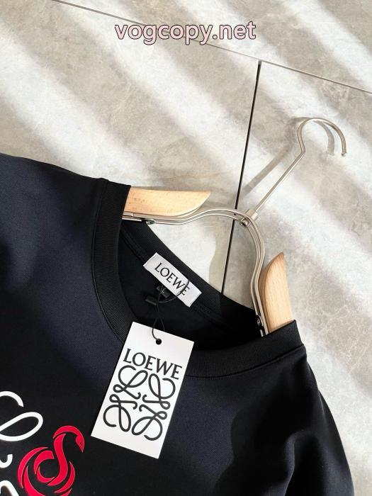 大活躍間違いなし 新作をご紹介 人気上昇中半袖Tシャツブランド コピー ショップLOEWE_0_1