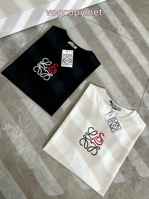 大活躍間違いなし 新作をご紹介 人気上昇中半袖Tシャツブランド コピー ショップLOEWE_0_2