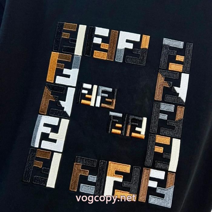 ブランド コピー半袖Tシャツ新着アイテム 世界中で爆発的人気 注目されている新品FENDI_0_4