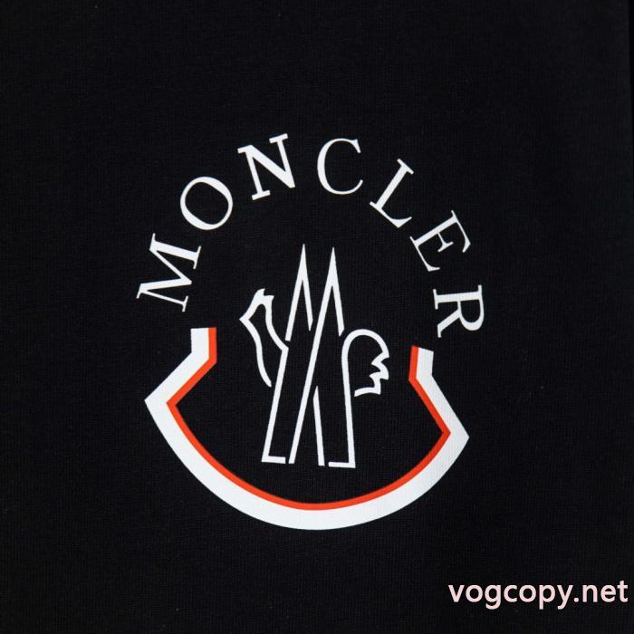 MONCLERコピー 品 ブランド赤字超特価安い 個性派  値下げ半袖Tシャツ_0_1