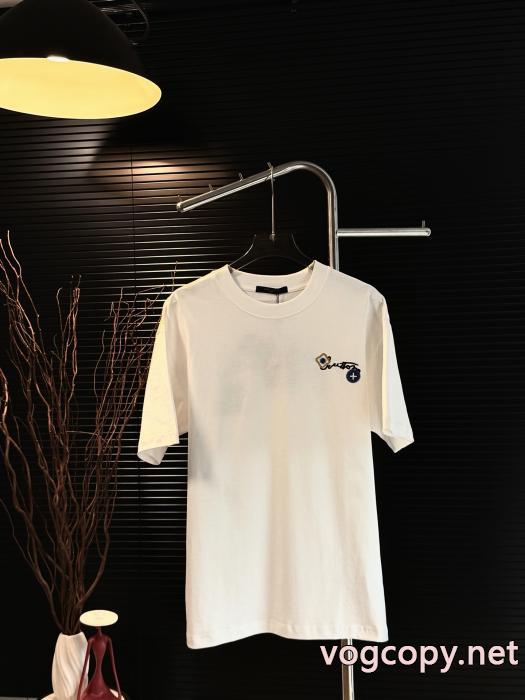 高級素材 秀逸アイテム 人気が再燃！LOUIS VUITTONコピー ブランド 通販 安心半袖Tシャツ_0_0