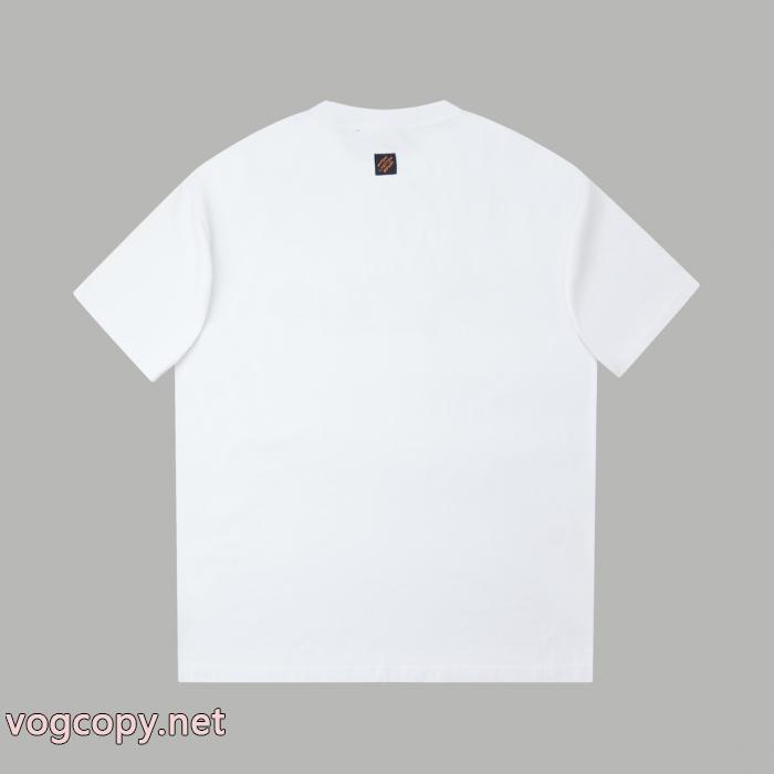 偽物 ブランド新作で希少 清潔感のある肌見せ セレブ愛用　26新作LOUIS VUITTON半袖Tシャツ_0_1