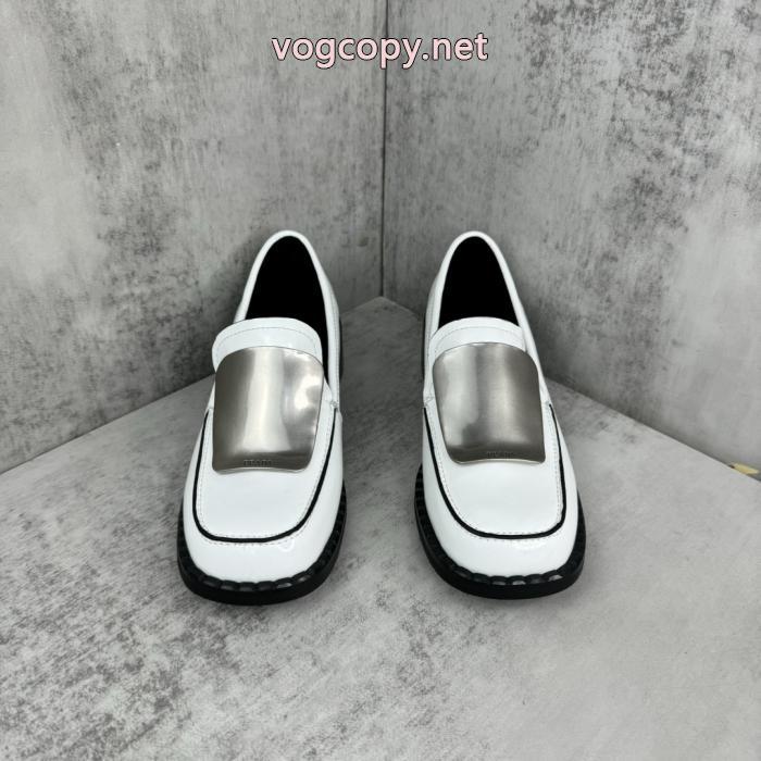 プラダブーツコピー ブランド話題となった 超人気新作登場 上品で美シルエット.._0_3