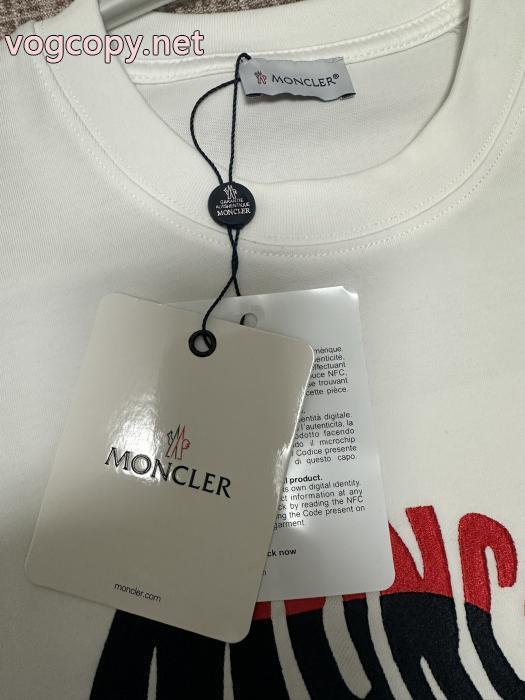 MONCLER爽やかな色合い ファッションスタイル 完売人気半袖Tシャツスーパー コピー ブランド 専門店_0_2
