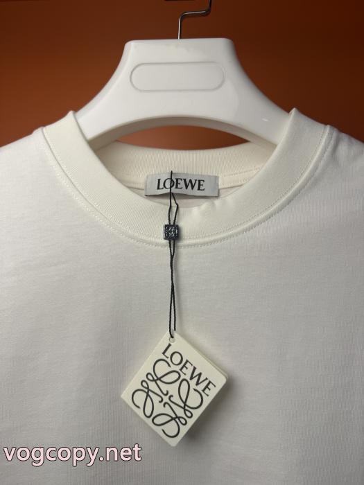 軽量で大容量 HOT品質保証 大人の個性を。 LOEWE半袖Tシャツスーパー コピー 通販 優良_0_1
