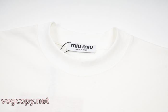 海外限定 2026超人気アイテム 最高級品質のブランド 偽物MIUMIU半袖Tシャツ_0_3