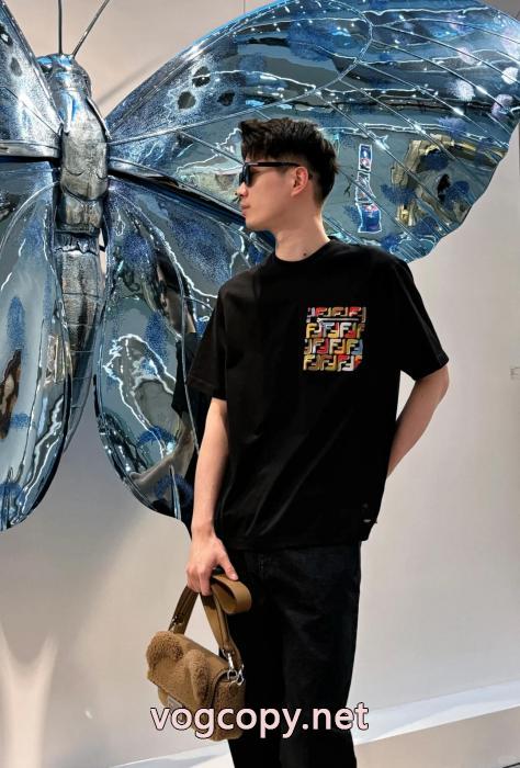 ブランド コピー爆発的な人気 26ss 海外限定半袖TシャツFENDI_0_1