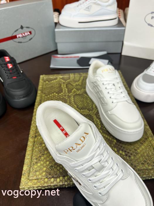 ブランド コピー 通販スニーカー夏の大人カジュアルスタイル 気分がアガる 海外直送PRADA._0_4