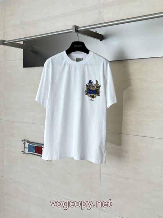 独創的なデザイン ギフト最適期間限定 岩ちゃん愛用偽物 ブランド ショップ半袖TシャツDior_0_1
