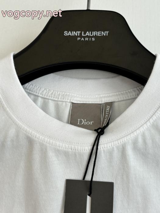 独創的なデザイン ギフト最適期間限定 岩ちゃん愛用偽物 ブランド ショップ半袖TシャツDior_0_2
