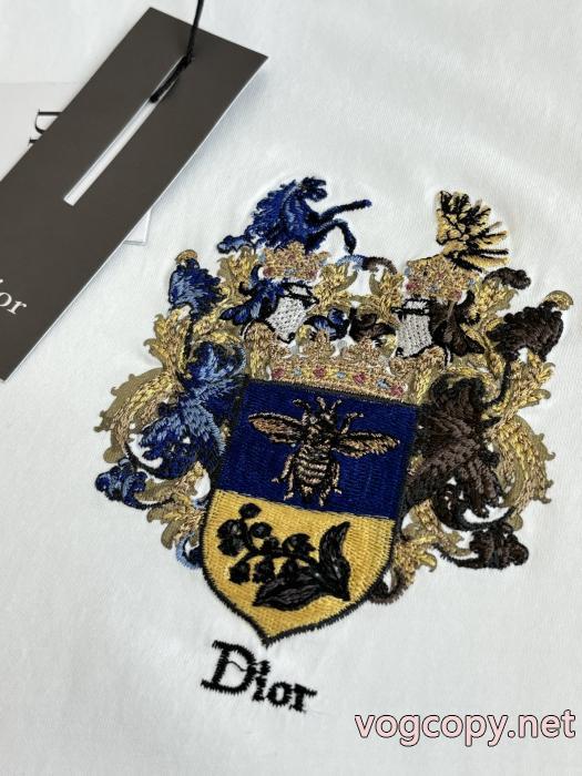 独創的なデザイン ギフト最適期間限定 岩ちゃん愛用偽物 ブランド ショップ半袖TシャツDior_0_3