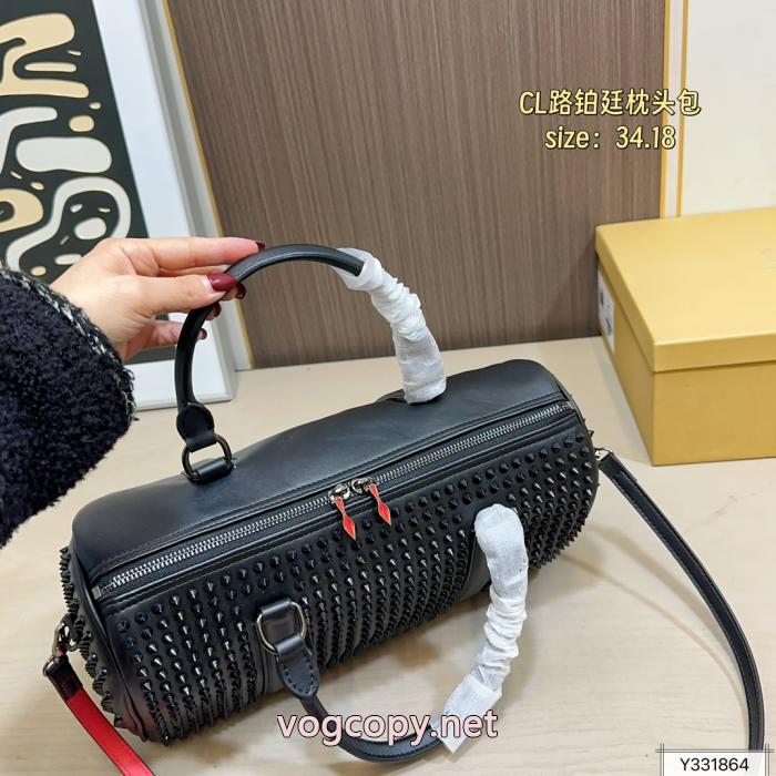 ブランド 偽物バッグ今年の2026コーデに活躍する トレンドの最先端に 大人気コラボ商品Christian Louboutin_0_0