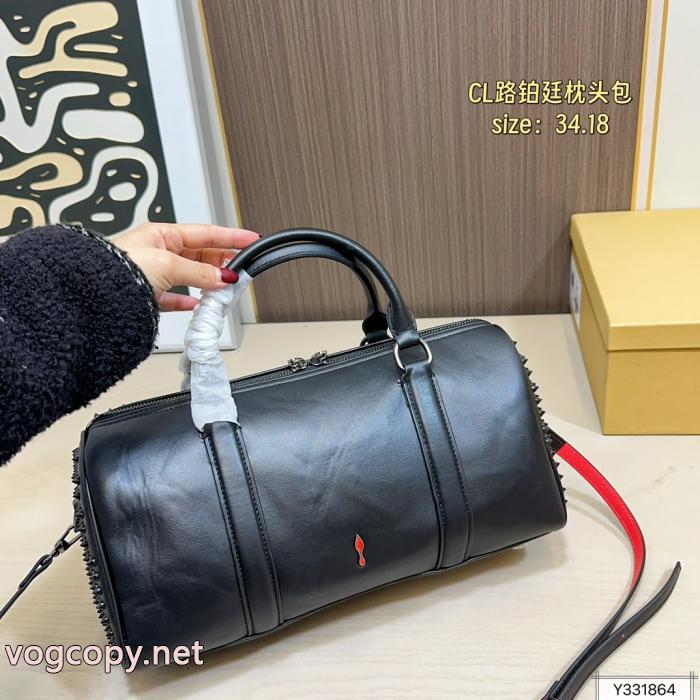 ブランド 偽物バッグ今年の2026コーデに活躍する トレンドの最先端に 大人気コラボ商品Christian Louboutin_0_2