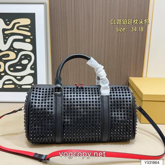 ブランド 偽物バッグ今年の2026コーデに活躍する トレンドの最先端に 大人気コラボ商品Christian Louboutin_0_3