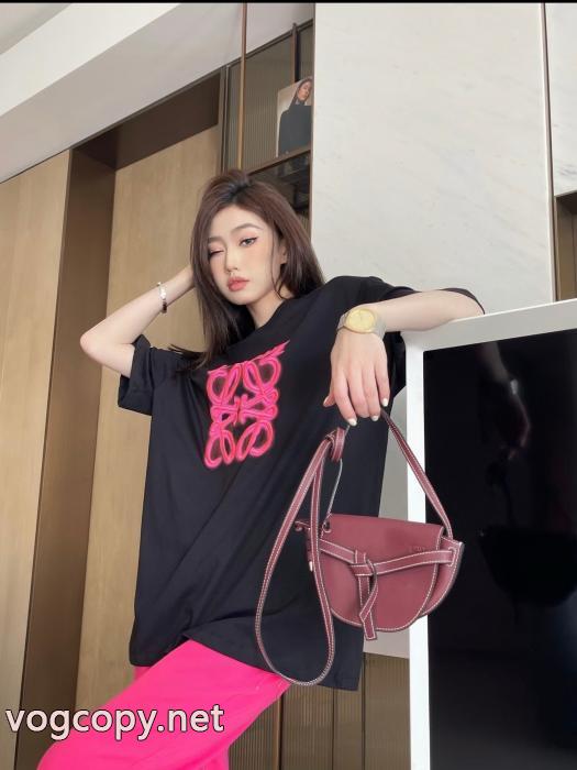 LOEWE気軽に着れる 品質保証豊富な 着心地抜群半袖Tシャツコピー 品 販売_0_0