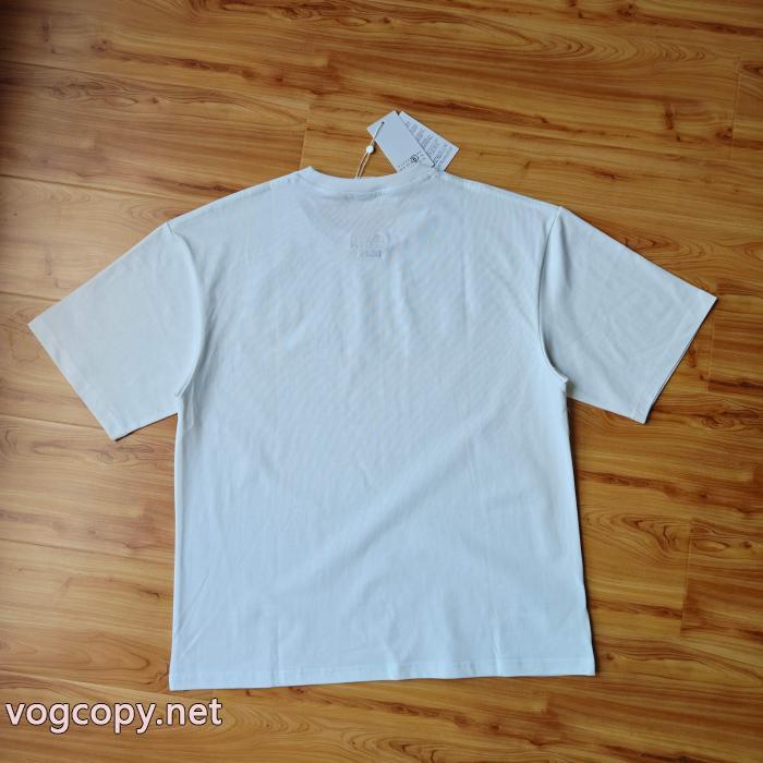 半袖Tシャツ偽物 ブランド 激安SUPREME目前の注目ブランド 半額セール 海外限定モデル _0_0