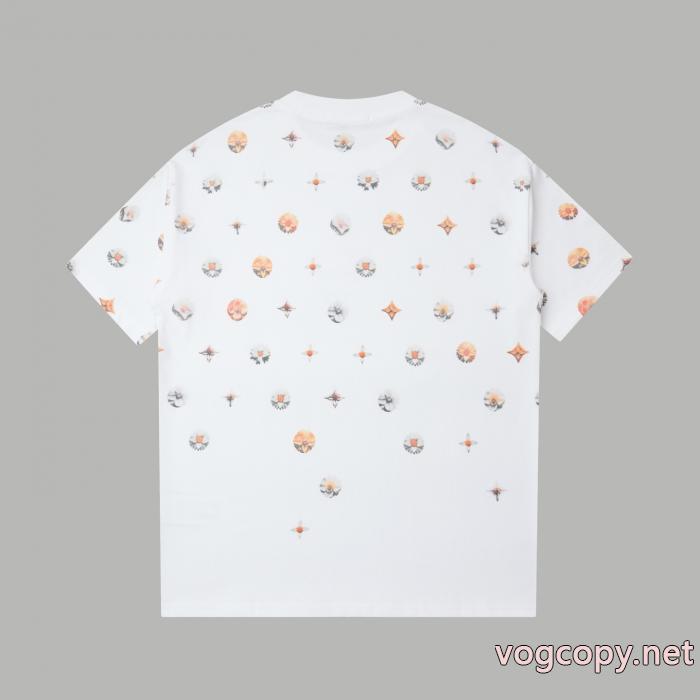 新作追加 トレンドの最先端に トレンド2026LOUIS VUITTONコピー 品 ブランド半袖Tシャツ_0_3