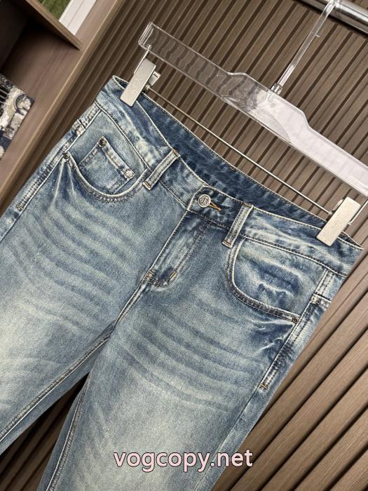 スーパー コピー メンズブランド ジーンズ幅広い層におすすめ 安定感があり ファッション度アップモンクレール.._0_4
