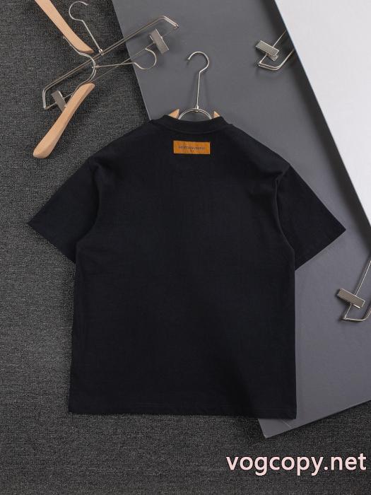 キュートさ満点 高級感溢れるデザイン 海外セレブが注目アイテムLOUIS VUITTON半袖Tシャツ激安 通販 専門店_0_3