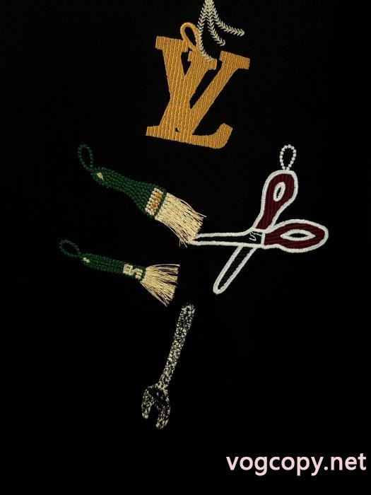 半袖TシャツLOUIS VUITTONブランド コピー 優良店高級ブランド超安特価 2026夏の定番新品到来! COOLなデザイン_0_1