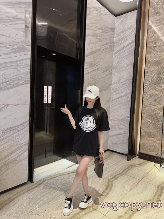 半袖TシャツMONCLERコピー 通販様々なシーンに 個性派 大人気商品セール_0_1