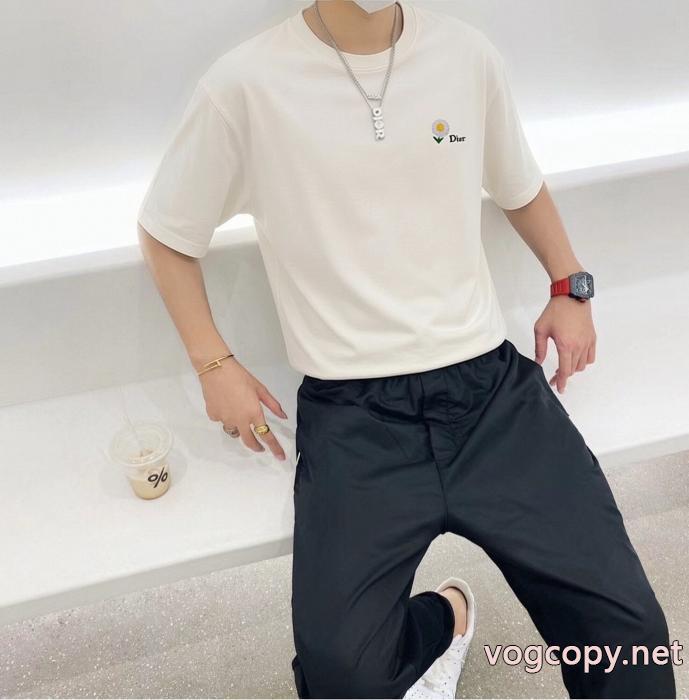 ディオール半袖Tシャツ人気新品 今年流行 気分に合わせて偽物 ブランド 販売_0_2