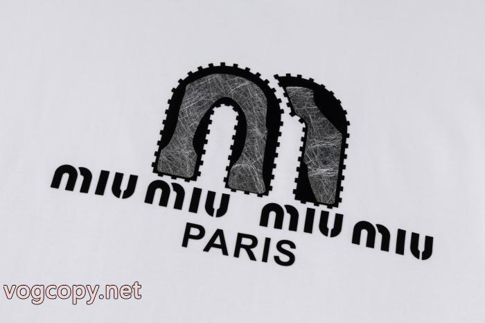 完売必至欲しい 大人気新作 オシャレな雰囲気MIUMIU半袖Tシャツ偽物 ブランド 販売_0_0