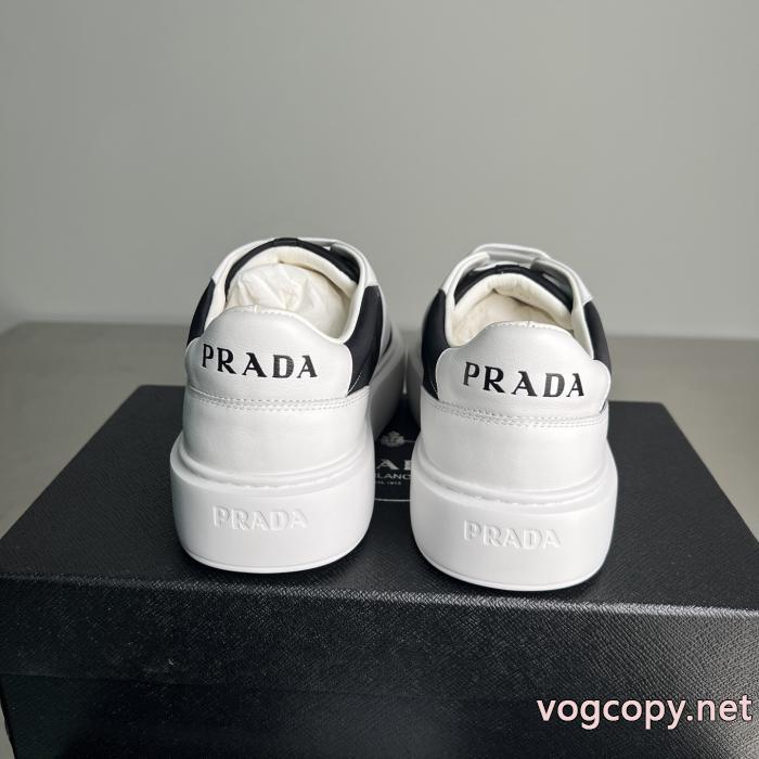 ブランド コピー好評につき継続中 特別感のある 上品低価スニーカーPRADA.._0_4