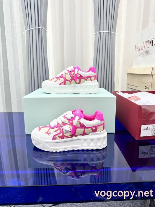 スーパー コピー メンズスニーカーVALENTINO高品質素材 ルックスの良い サラサラの着心地.._0_1