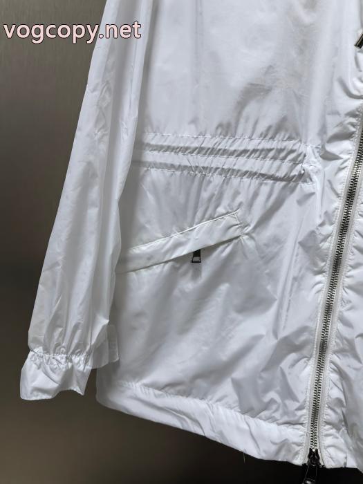 コピー 商品 通販大人気発売中 総合ランク高きアイテム 魅惑のセクシー美MONCLERジャケッ.._0_1