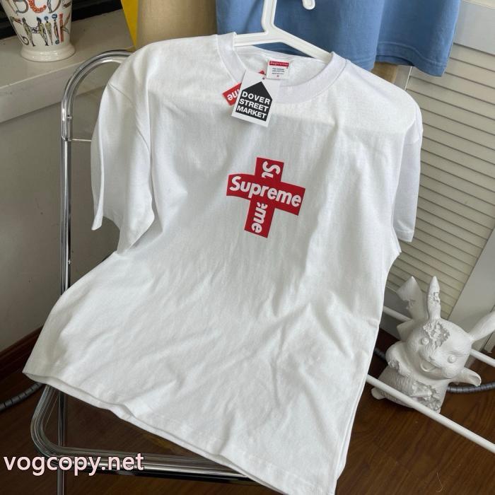 2026即旬な装いに 個性をプラス 魅力的な半袖Tシャツ偽 ブランド 通販SUPREME_0_4