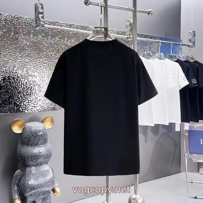 PRADA偽物 ブランド半袖Tシャツ夏季新作品 今年も人気！ 清潔感の高い新品_0_1