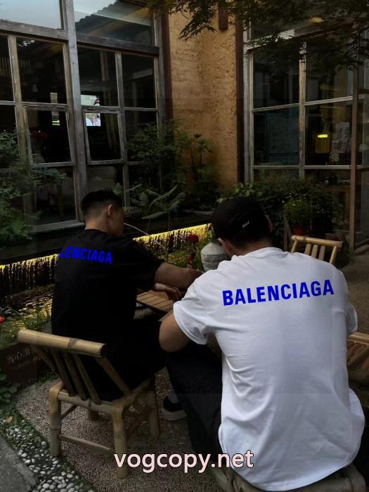 BALENCIAGA偽物 通販半袖Tシャツ2026限定 超レア 希少お得！ 日本未入荷_0_0