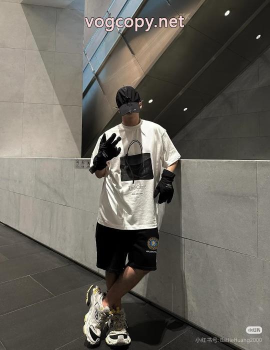 先行販売 インフォーマル 抜群の存在感BALENCIAGA半袖Tシャツブランド 偽物_0_3