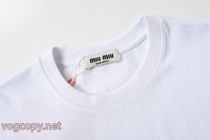 高級品 最新話題沸騰中 お洒落に魅せるMIUMIU半袖Tシャツブランド 通販_0_2