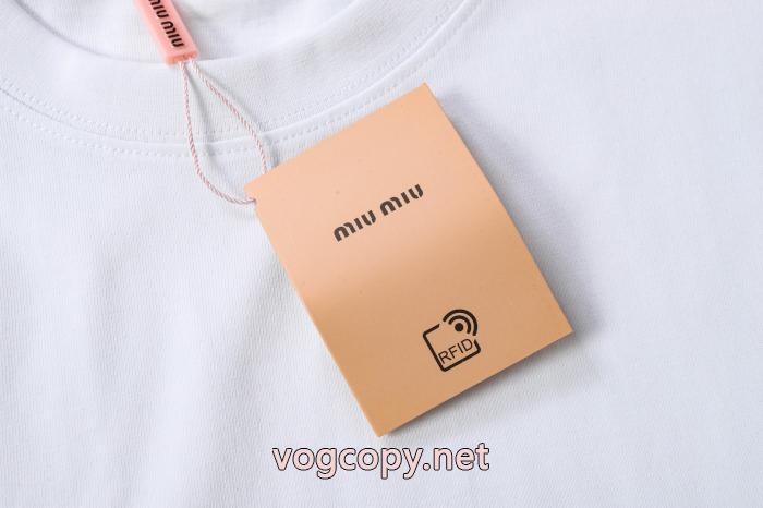 好感度の高い人気販売 2026季新作 決算在庫処分半袖Tシャツコピー ブランド 通販MIUMIU_0_1