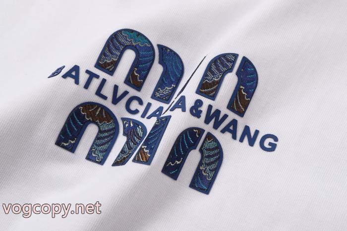 半袖Tシャツブランドコピー2026限定 超レア 注目度が高いアイテム 大注目！ MIUMIU_0_1
