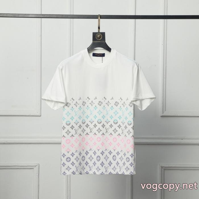 ブランド コピー 優良店半袖Tシャツお洒落ポイント高め 赤字価格 完売新作LOUIS VUITTON_0_1